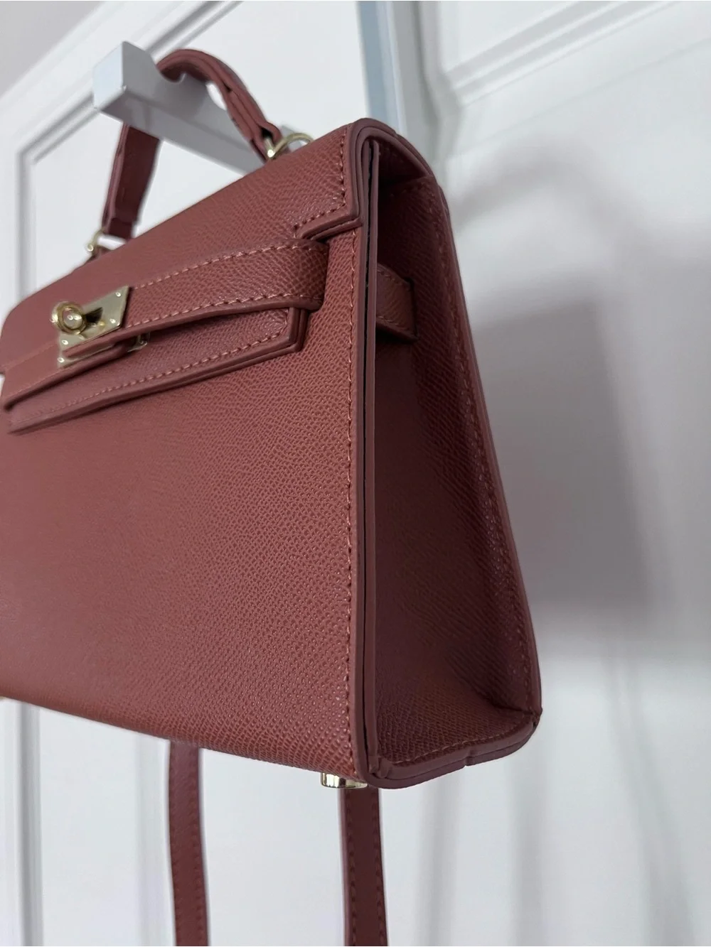 Unbranded cognac tan